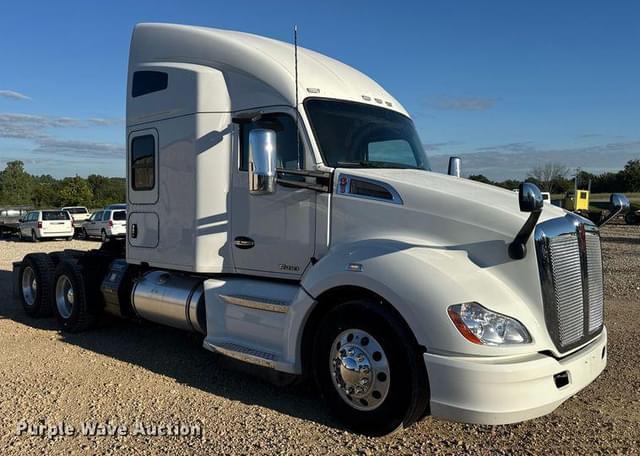 Image of Kenworth T680 equipment image 2