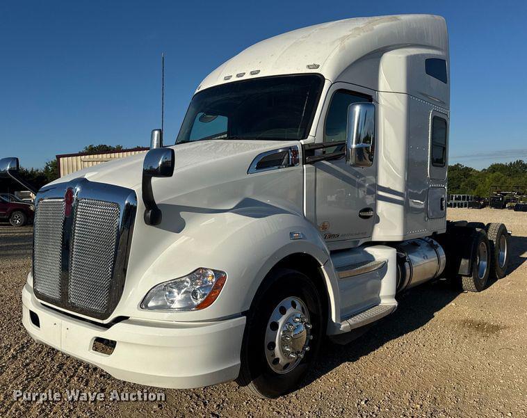 Image of Kenworth T680 Primary image
