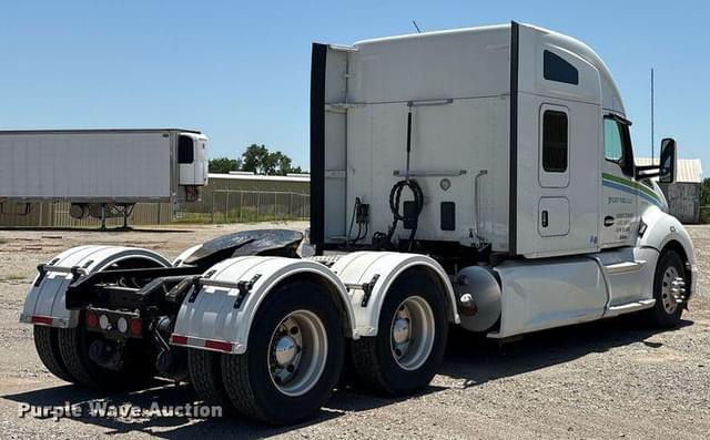 Image of Kenworth T680 equipment image 4