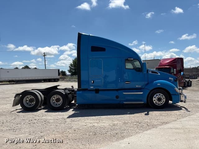 Image of Kenworth T680 equipment image 3