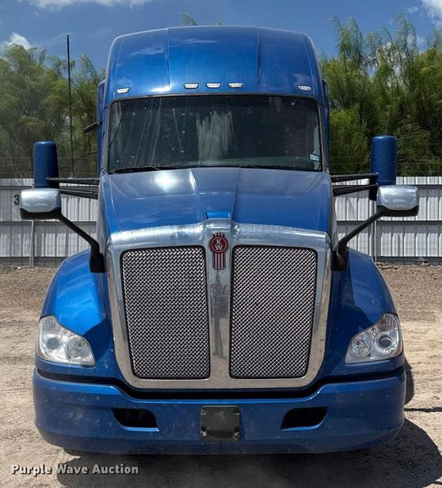 Image of Kenworth T680 equipment image 1
