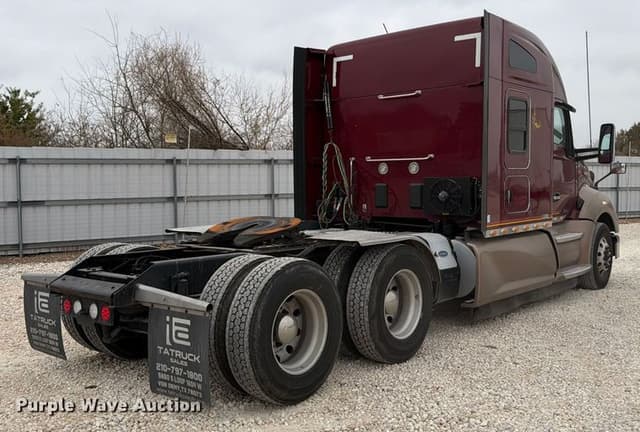 Image of Kenworth T680 equipment image 4