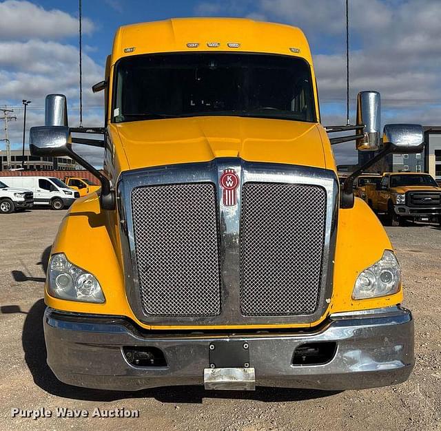 Image of Kenworth T680 equipment image 1