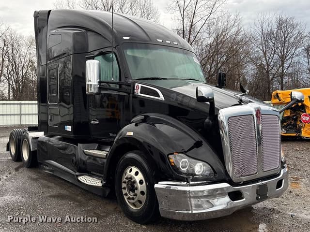 Image of Kenworth T680 equipment image 2