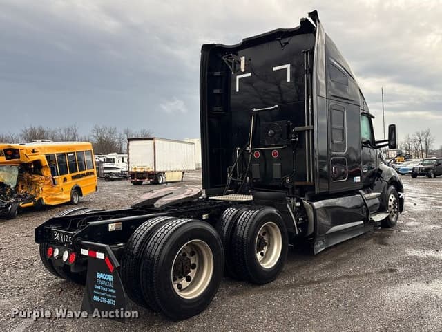 Image of Kenworth T680 equipment image 4