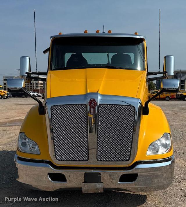 Image of Kenworth T680 equipment image 1