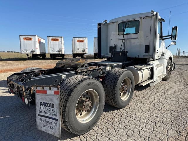 Image of Kenworth T680 equipment image 4