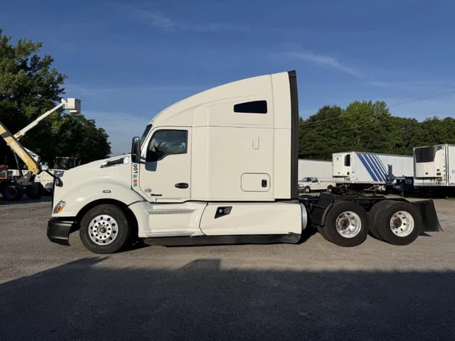 Image of Kenworth T680 equipment image 1