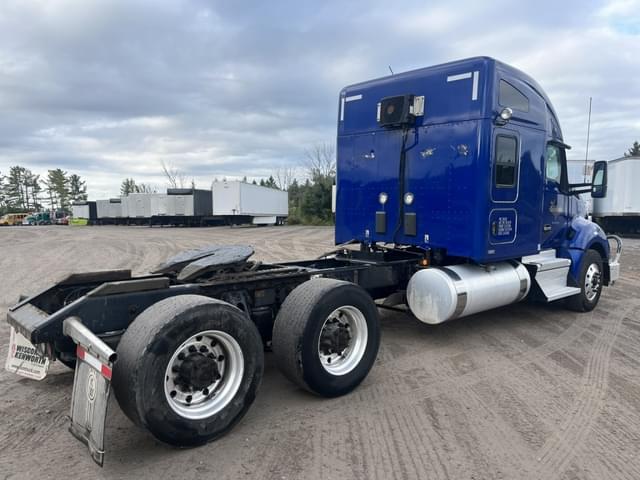 Image of Kenworth T680 equipment image 4