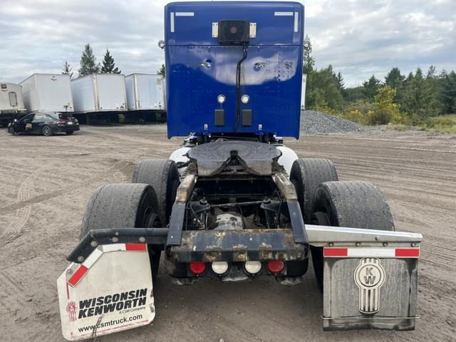 Image of Kenworth T680 equipment image 3