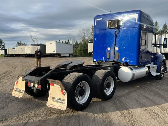 Image of Kenworth T680 equipment image 4