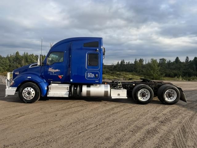 Image of Kenworth T680 equipment image 1