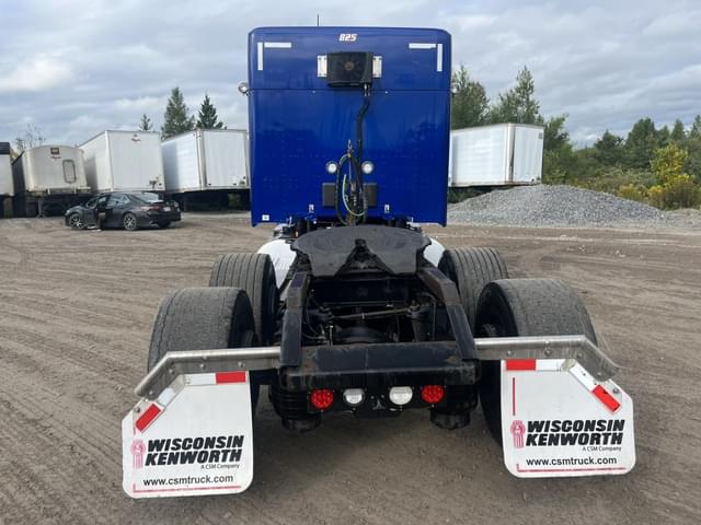Image of Kenworth T680 equipment image 3