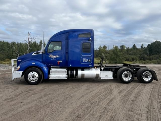 Image of Kenworth T680 equipment image 1