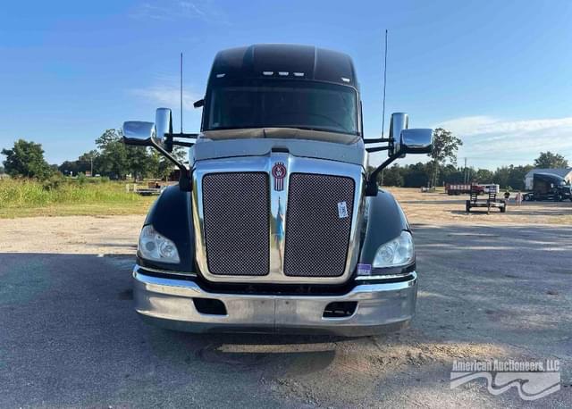 Image of Kenworth T680 equipment image 2