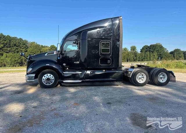 Image of Kenworth T680 equipment image 1