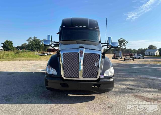 Image of Kenworth T680 equipment image 2