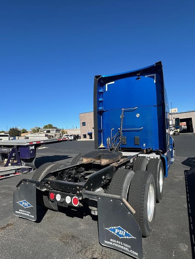 Image of Kenworth T680 equipment image 1