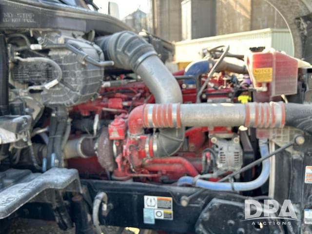 Image of Kenworth T680 equipment image 4