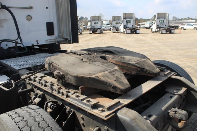 Image of Kenworth T680 equipment image 4