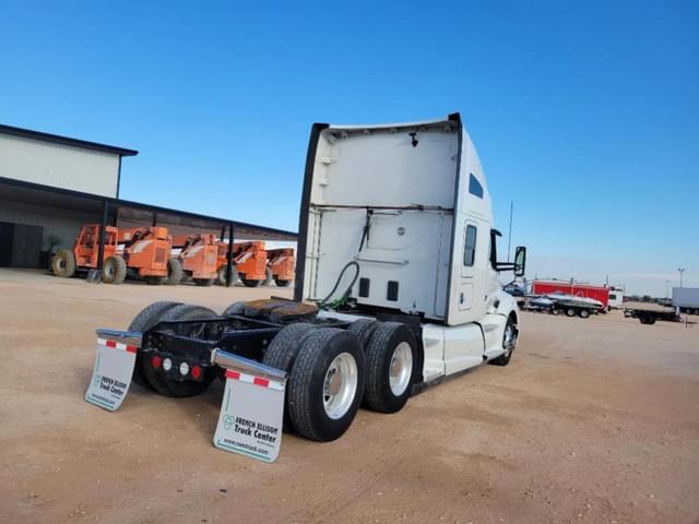 Image of Kenworth T680 equipment image 4