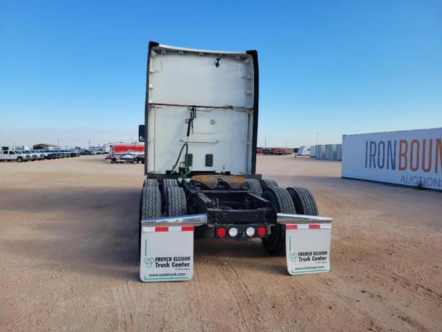 Image of Kenworth T680 equipment image 3