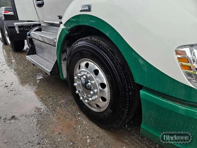 Image of Kenworth T680 equipment image 3