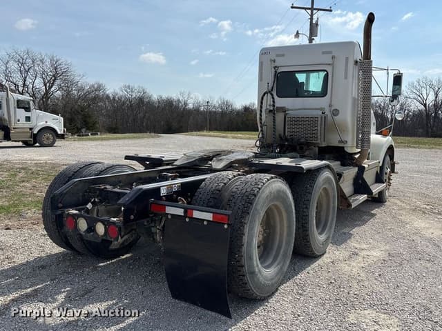Image of Kenworth T8 equipment image 4