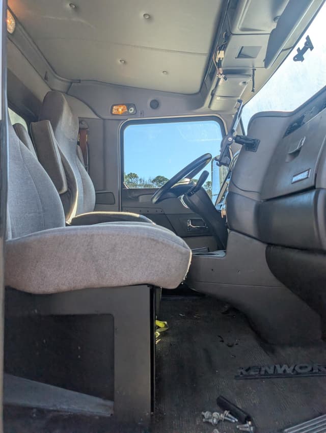 Image of Kenworth T800 equipment image 4