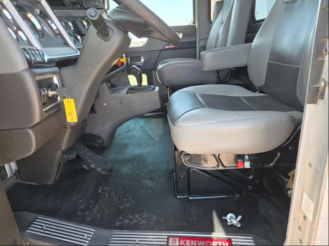 Image of Kenworth T800 equipment image 3