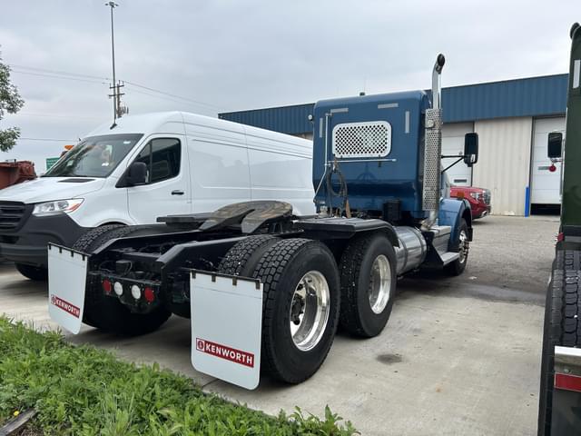 Image of Kenworth T800 equipment image 3