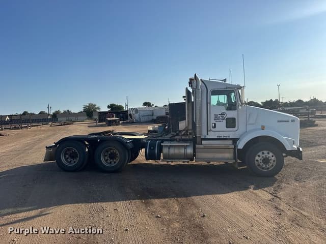 Image of Kenworth T800 equipment image 3