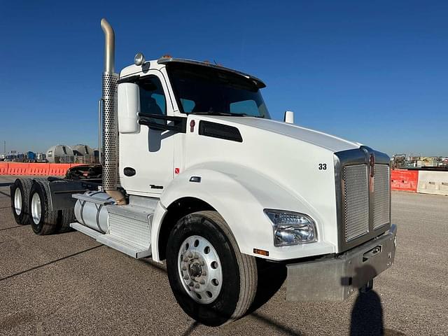 Image of Kenworth T880 equipment image 1