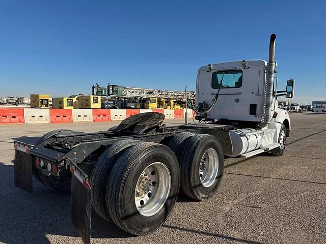 Image of Kenworth T880 equipment image 4