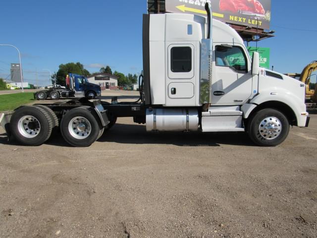 Image of Kenworth T880 equipment image 2