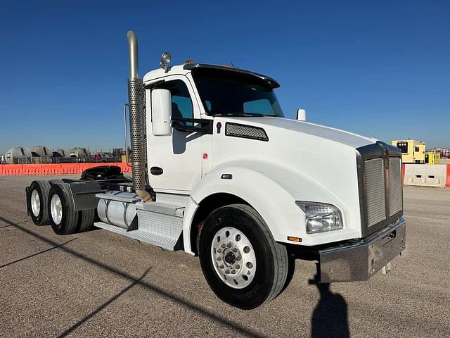 Image of Kenworth T880 equipment image 4