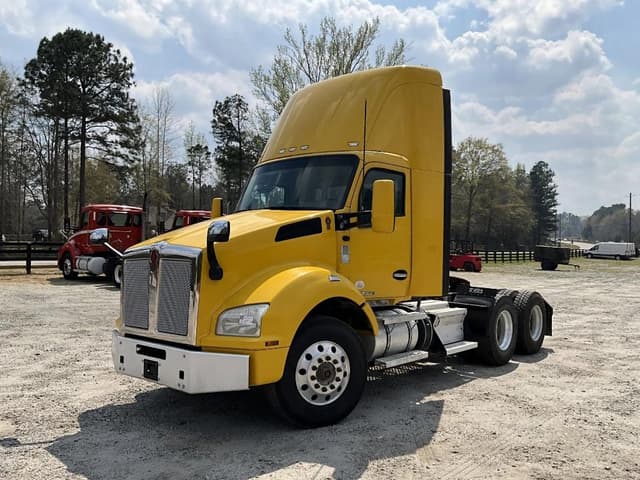 Image of Kenworth T880 equipment image 1