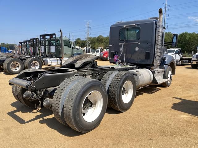 Image of Kenworth T880 equipment image 2