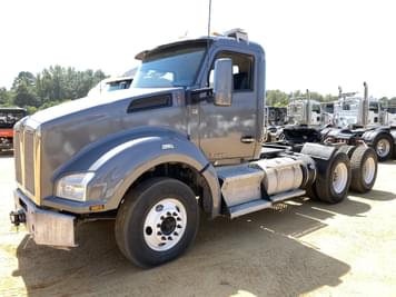 Main image Kenworth T880