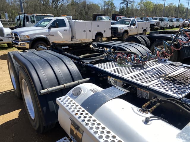 Image of Kenworth T880 equipment image 4