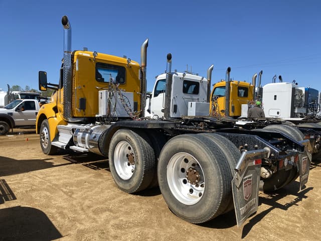 Image of Kenworth T880 equipment image 1