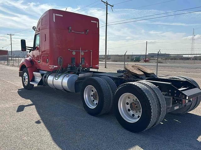 Image of Kenworth T880 equipment image 4