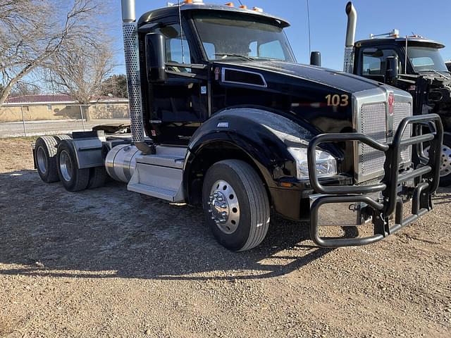 Image of Kenworth T880 equipment image 2