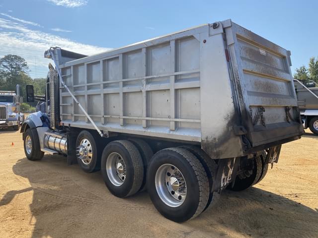 Image of Kenworth T880 equipment image 1