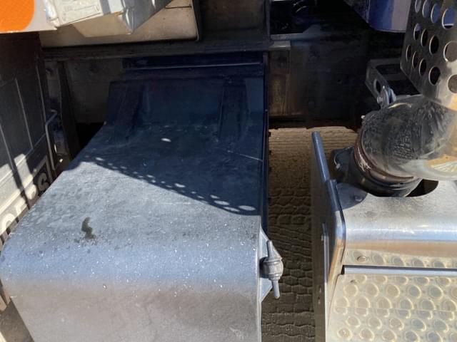 Image of Kenworth T880 equipment image 4