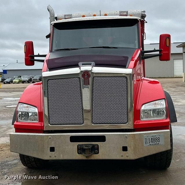 Image of Kenworth T880 equipment image 1