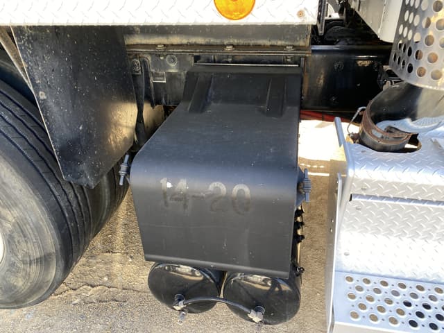 Image of Kenworth T880 equipment image 4