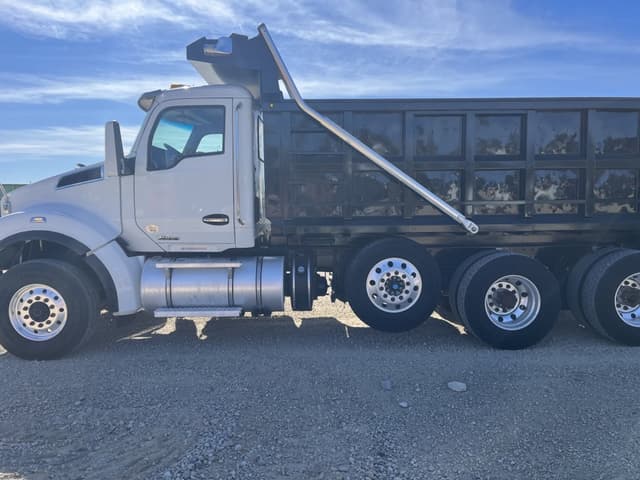 Image of Kenworth T880 equipment image 1