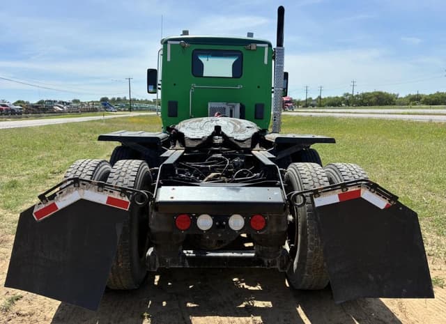 Image of Kenworth T880 equipment image 4