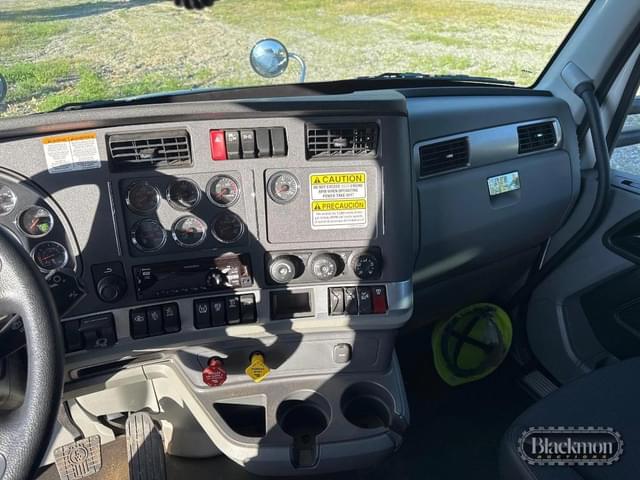 Image of Kenworth T880 equipment image 4